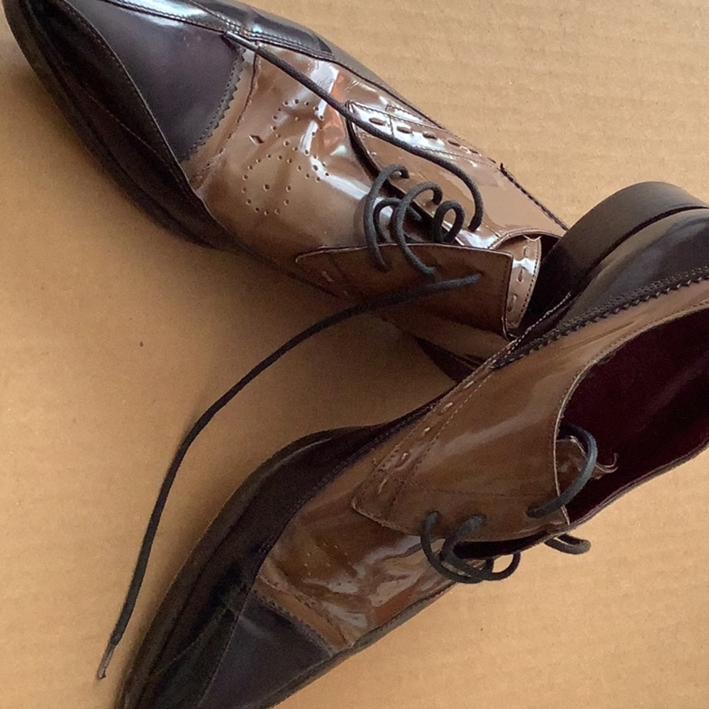 Womens vintage Prada wing tip patent leather 38.5